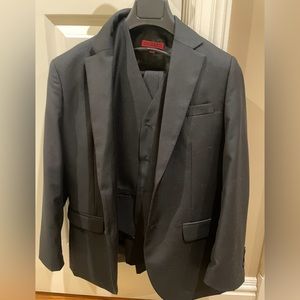 Gioberti Suit